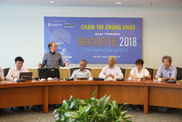 Chấm Chung khảo Nhân tài Đất Việt 2018: Thí sinh bị quay như 'chong chóng'