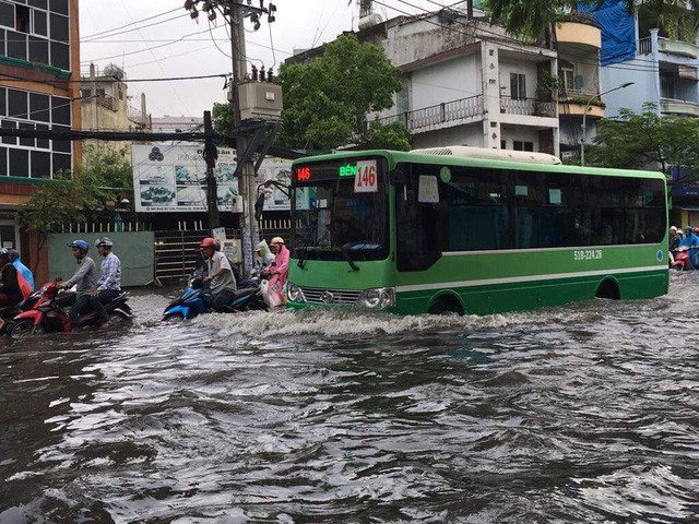 tphcm ngung moi hoat dong giao duc chieu toi nay 2611