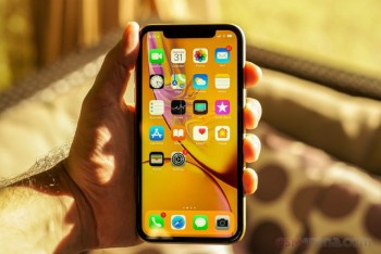 Apple khoe iPhone XR bán chạy nhất lịch sử nhưng không tiết lộ doanh số