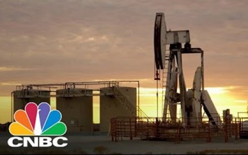 Giá dầu tăng vọt sau thỏa thuận “đóng băng” lịch sử của OPEC