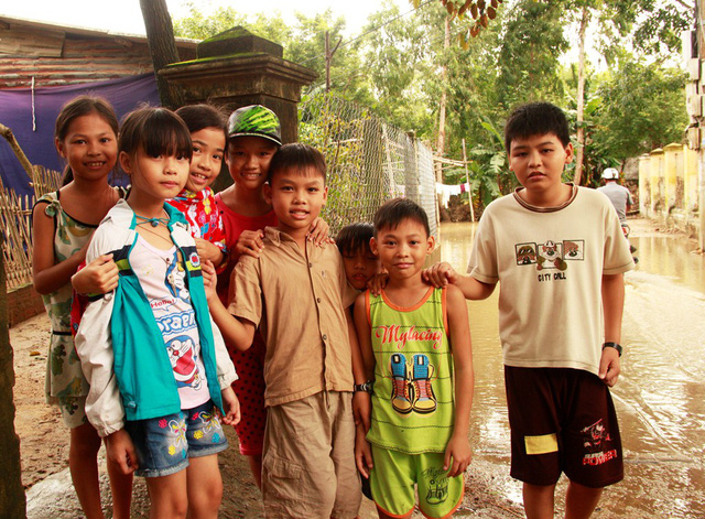 binh dinh lu di qua hoc sinh khong sach vo den truong