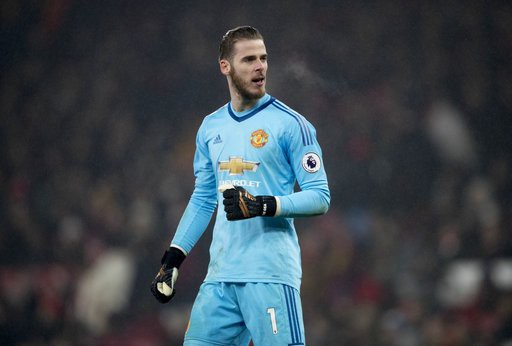 hlv mourinho dua nguoi hung de gea len may xanh