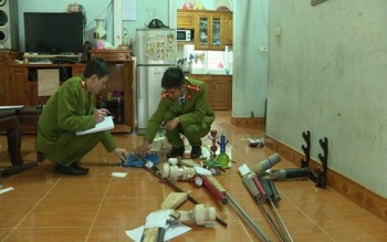 Bắt đối tượng tàng trữ ma túy, thu giữ 6 khẩu súng