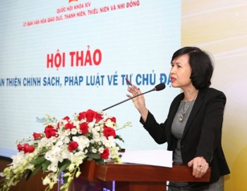 Tự chủ đại học kiểu gì mà lát sàn nhà vẫn phải xin phép