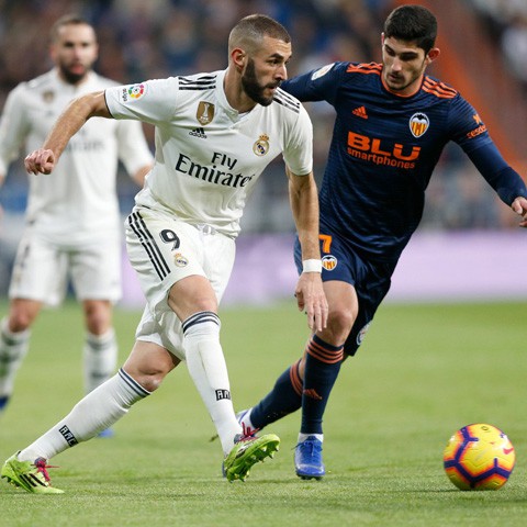 danh bai valencia real madrid ap sat top 4 la liga