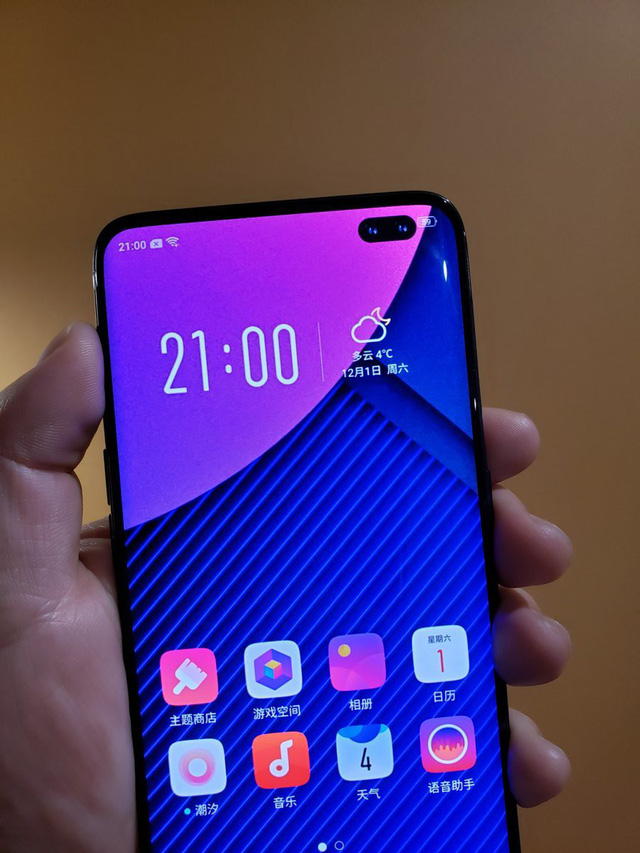 lo mo hinh mau cho thay thiet ke hoan toan moi cua galaxy s10