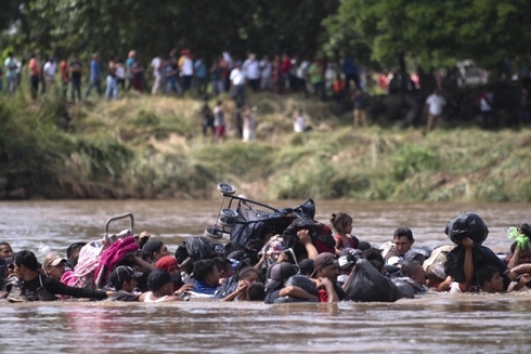 my se rut hang tram binh sy ra khoi khu vuc bien gioi voi mexico