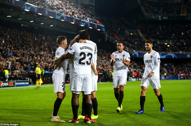 man utd guc nga tren san mestalla cua valencia