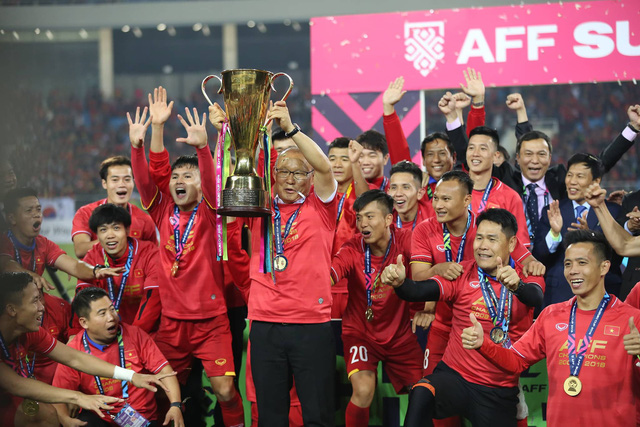 bao chau a khen ngoi doi tuyen viet nam sau chuc vo dich aff cup 2018