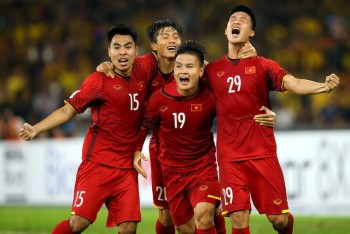 Quang Hải nhận danh hiệu Cầu thủ xuất sắc nhất AFF Cup 2018