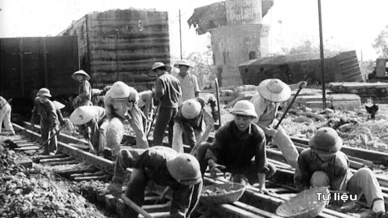 Đại đội 915, đội TNXP 91 Bắc Thái - Khúc tráng ca còn mãi dai doi 915 doi tnxp 91 bac thai khuc trang ca con mai 64080