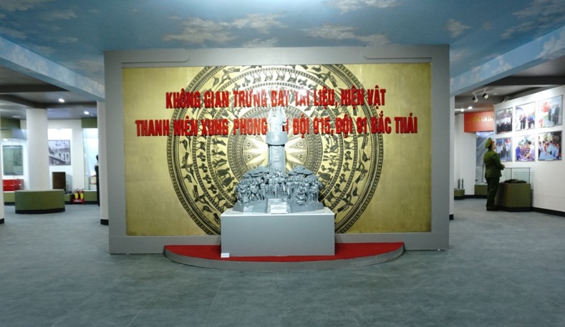 Đại đội 915, đội TNXP 91 Bắc Thái - Khúc tráng ca còn mãi dai doi 915 doi tnxp 91 bac thai khuc trang ca con mai 64080