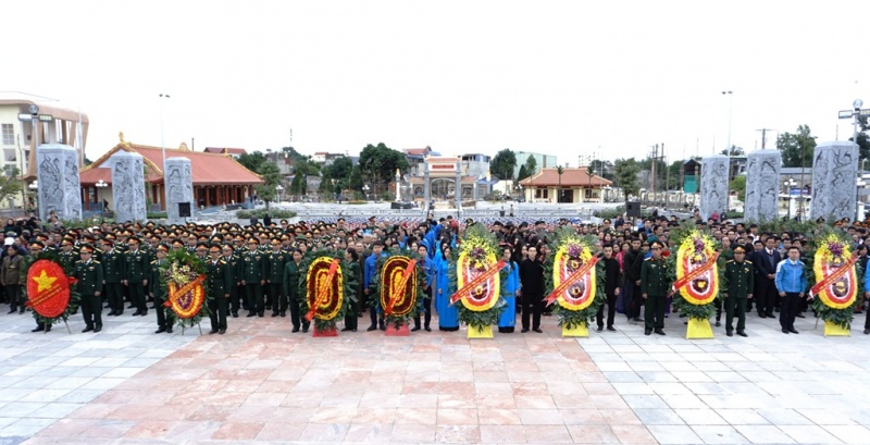 Đại đội 915, đội TNXP 91 Bắc Thái - Khúc tráng ca còn mãi dai doi 915 doi tnxp 91 bac thai khuc trang ca con mai 64080