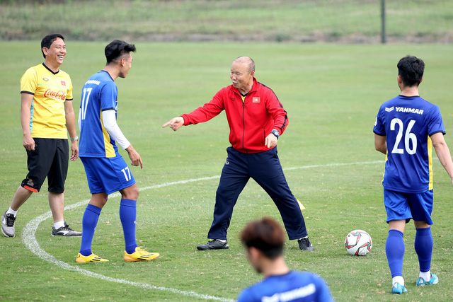 hlv park hang seo khang dinh gan bo den het hop dong voi vff