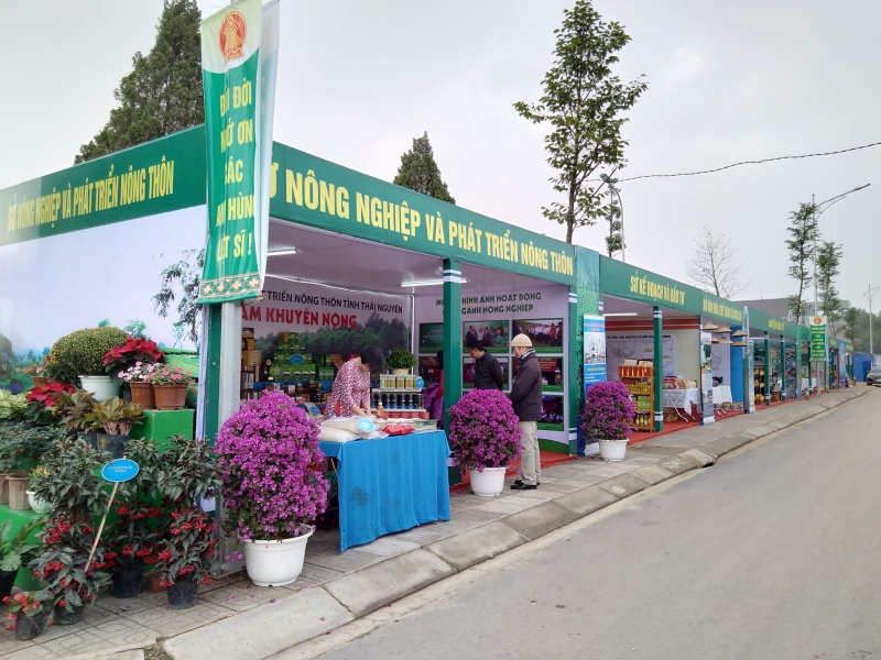 Triển lãm Trưng bày, giới thiệu các thành tựu kinh tế - xã hội của tỉnh Thái Nguyên trien lam trung bay gioi thieu cac thanh tuu kinh te xa hoi cua tinh thai nguyen