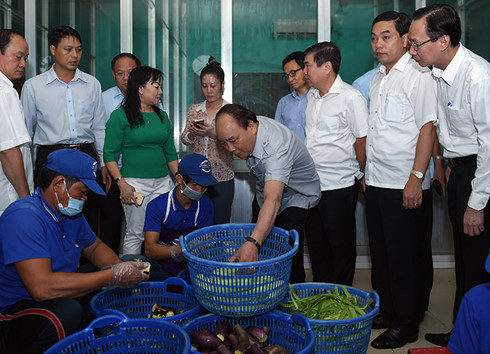 thu tuong bat ngo kiem tra quan an duong pho tai tphcm