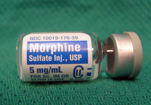 bac si ban morphine dieu che thuoc cai nghien cho con nghien