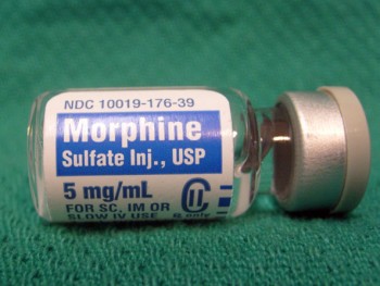 Bác sĩ bán morphine điều chế thuốc cai nghiện cho con nghiện