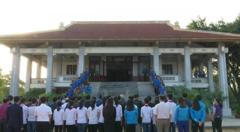 Lãnh đạo tỉnh dâng hương tại Khu di tích lịch sử Thanh niên xung phong Đại đội 915