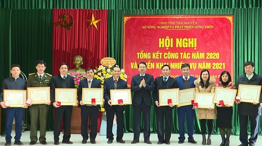 Giá trị sản xuất nông, lâm nghiệp, thuỷ sản tăng gần 4% Giá trị sản xuất nông, lâm nghiệp, thuỷ sản tăng gần 4%