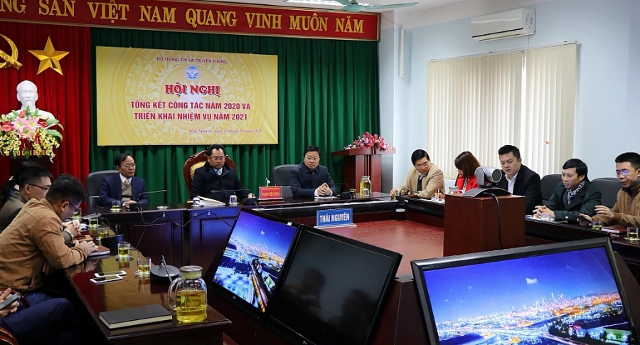 Tăng tốc chuyển đổi số toàn dân, toàn diện (TS 12/1)