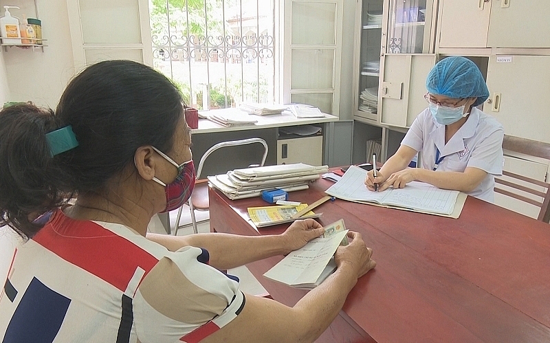 Kiên trì điều trị ARV và chất lượng cuộc sống của người có HIV Kiên trì điều trị ARV và chất lượng cuộc sống của người có HIV