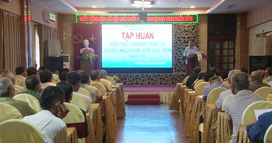 undefined Tập huấn kiến thức chương trình 135 cho người uy tín năm 2020