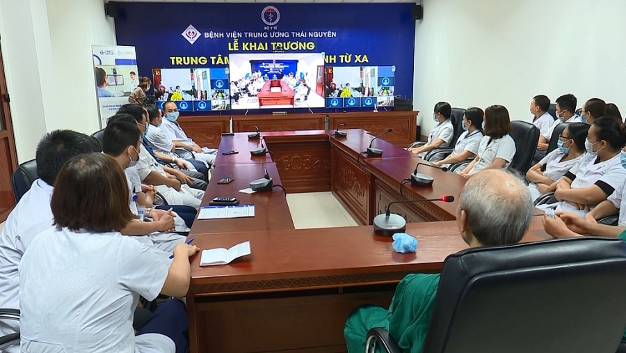 undefined Chuyển giao khoa học kỹ thuật trực tuyến về y tế tuyến dưới