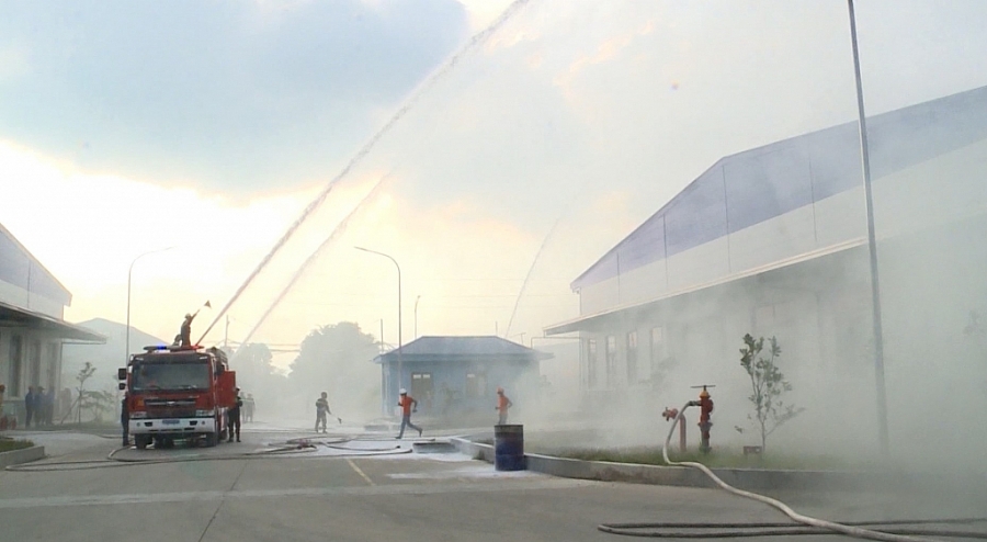 Phát huy vai trò của cấp ủy đảng trong công tác phòng cháy, chữa cháy (Phát TS 4-10) Phát huy vai trò của cấp ủy đảng trong công tác phòng cháy, chữa cháy (Phát TS 4 10)