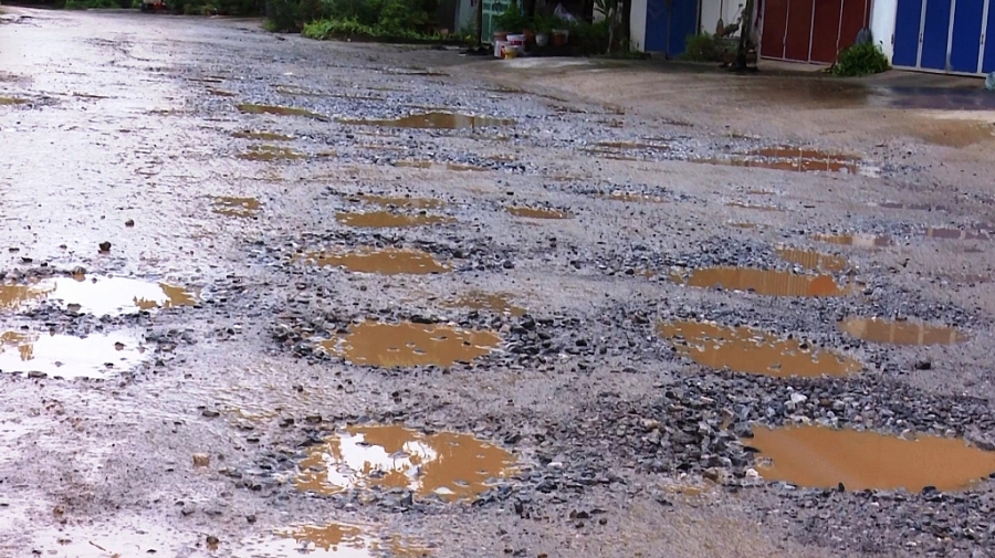 Cần sớm trả lại đường dân sinh cho người dân