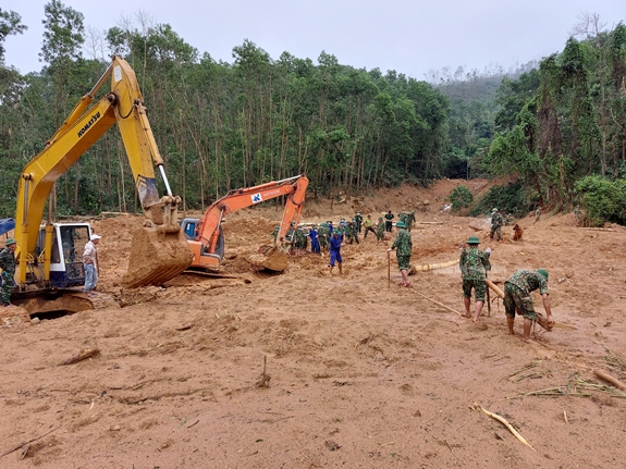 Đã tìm thấy 7 thi thể trong đoàn công tác gặp nạn Đã tìm thấy 7 thi thể trong đoàn công tác gặp nạn