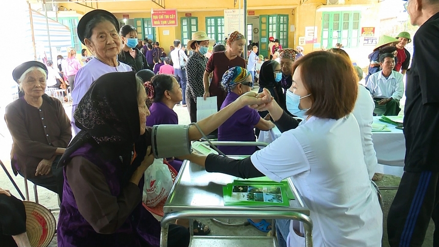 Tăng cường chăm sóc sức khỏe ban đầu cho người cao tuổi Tăng cường chăm sóc sức khỏe ban đầu cho người cao tuổi