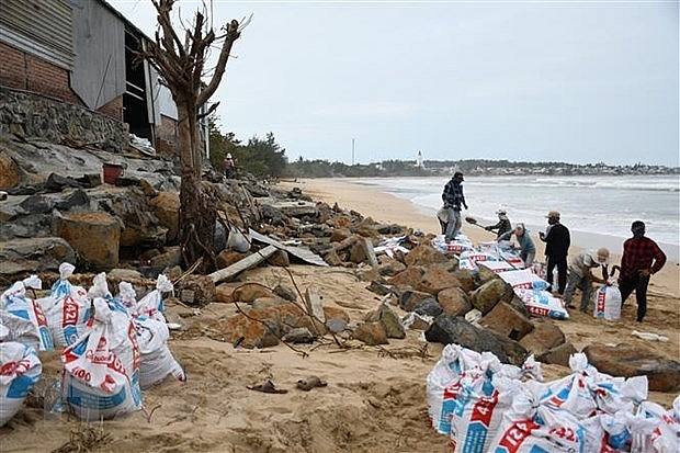 Bão số 9 đã đổ bộ vào đất liền: Quảng Ngãi có 2 người thương vong Bão số 9 đã đổ bộ vào đất liền: Quảng Ngãi có 2 người thương vong