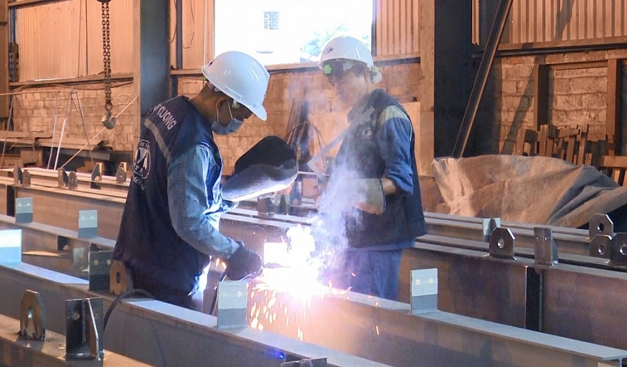 Sản xuất công nghiệp phục hồi tăng trưởng Sản xuất công nghiệp phục hồi tăng trưởng