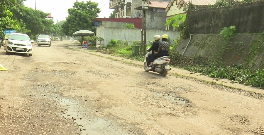 Xuống cấp đường dân sinh Xuống cấp đường dân sinh