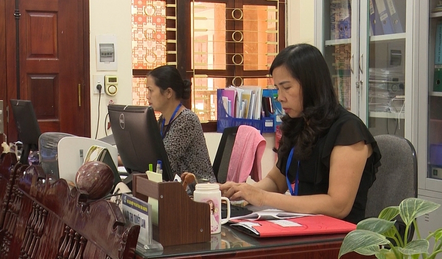 Đổi mới tổ chức, bộ máy cơ quan Mặt trận Tổ quốc và các tổ chức chính trị - xã hội (TS 27/11) Đổi mới tổ chức, bộ máy cơ quan Mặt trận Tổ quốc và các tổ chức chính trị - xã hội (TS 27/11)