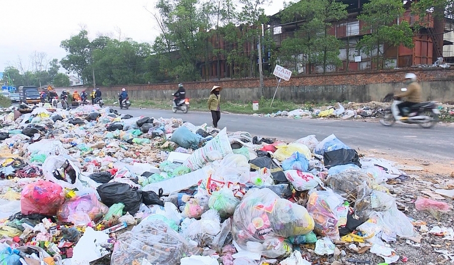 Bãi rác tự phát gây ô nhiễm môi trường Bãi rác tự phát gây ô nhiễm môi trường