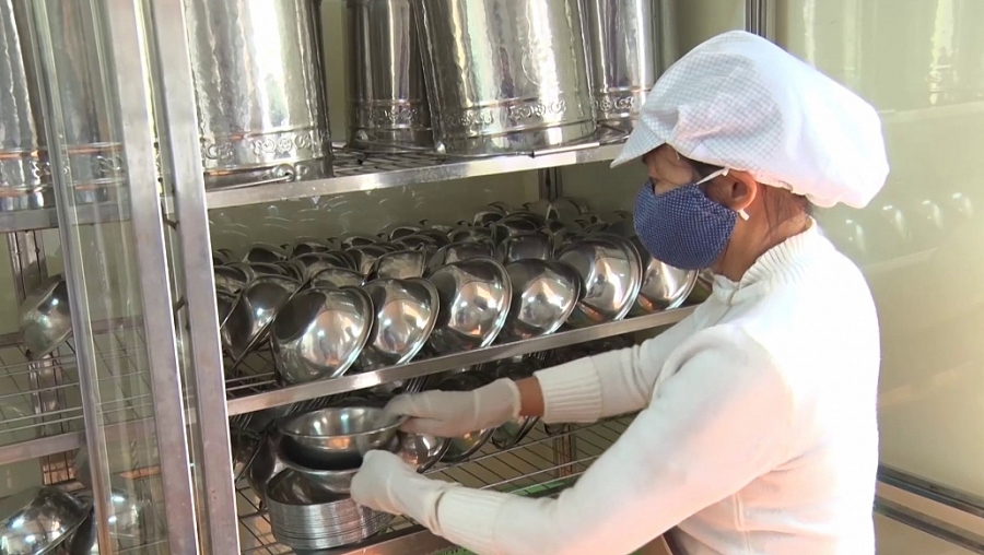 Đảm bảo công tác vệ sinh an toàn thực phẩm tại các bếp ăn bán trú Đảm bảo công tác vệ sinh an toàn thực phẩm tại các bếp ăn bán trú