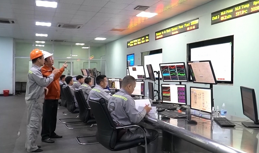 Đoàn kết, sáng tạo, thi đua xây dựng và bảo vệ Tổ quốc (CM Thi đua yêu nước) Đoàn kết, sáng tạo, thi đua xây dựng và bảo vệ Tổ quốc (CM Thi đua yêu nước)