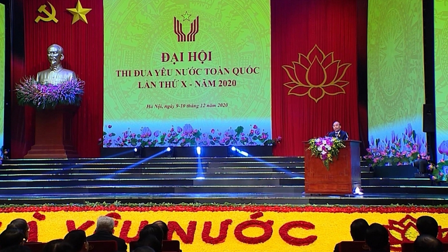 Đoàn kết, sáng tạo, thi đua xây dựng và bảo vệ Tổ quốc (CM Thi đua yêu nước) Đoàn kết, sáng tạo, thi đua xây dựng và bảo vệ Tổ quốc (CM Thi đua yêu nước)