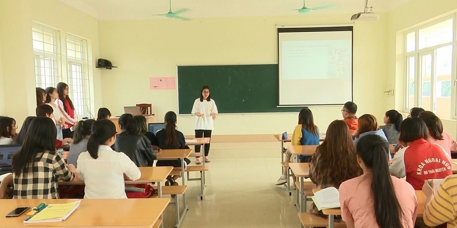 Chuyển đổi số trong các trường Đại học ở Thái Nguyên (Cam 17/12) Chuyển đổi số trong các trường Đại học ở Thái Nguyên (Cam 17/12)