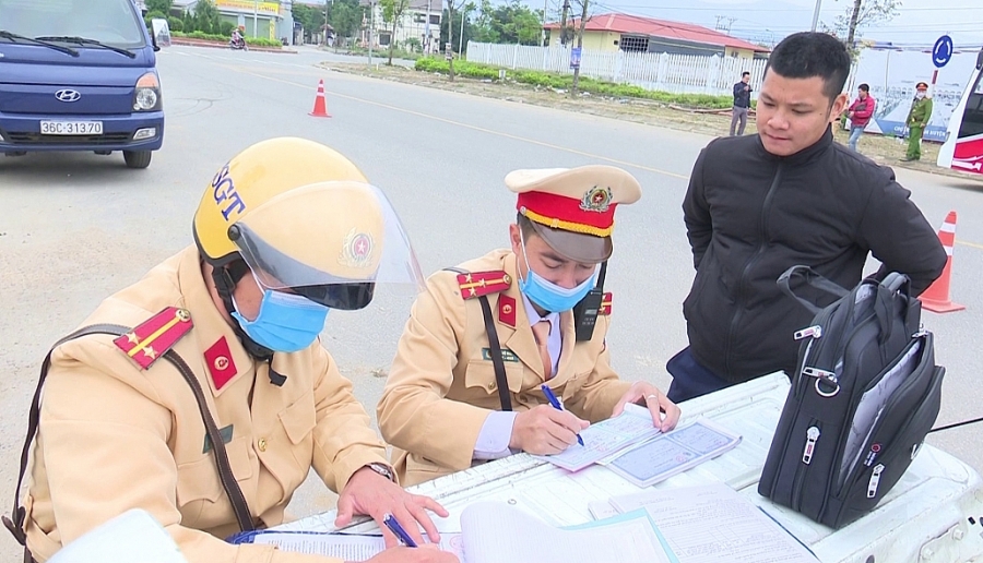 Đại Từ: Tăng cường đảm bảo trật tự an toàn giao thông cuối năm Đại Từ: Tăng cường đảm bảo trật tự an toàn giao thông cuối năm