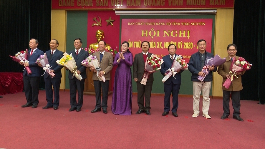 Thái Nguyên: Công bố quyết định về công tác cán bộ (TS 31/12)