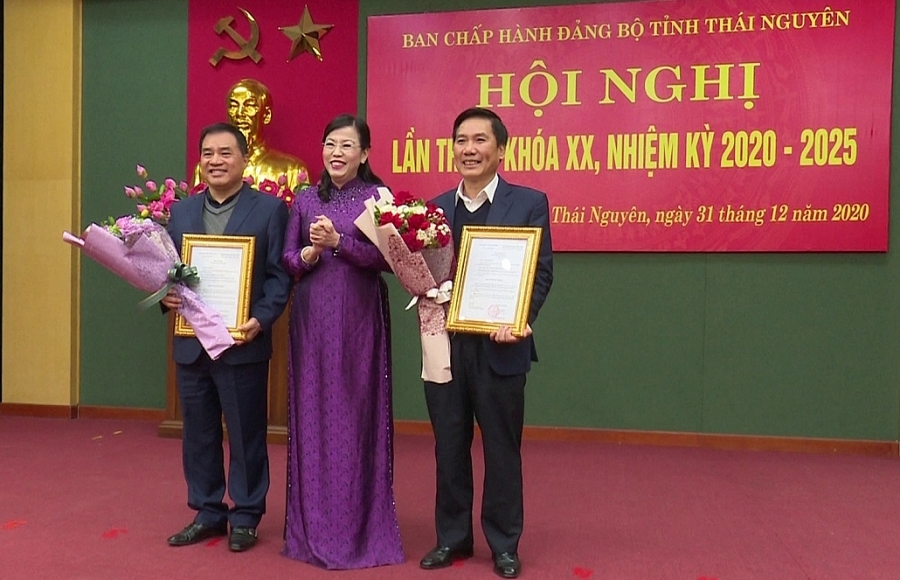 Thái Nguyên: Công bố quyết định về công tác cán bộ (TS 31/12)