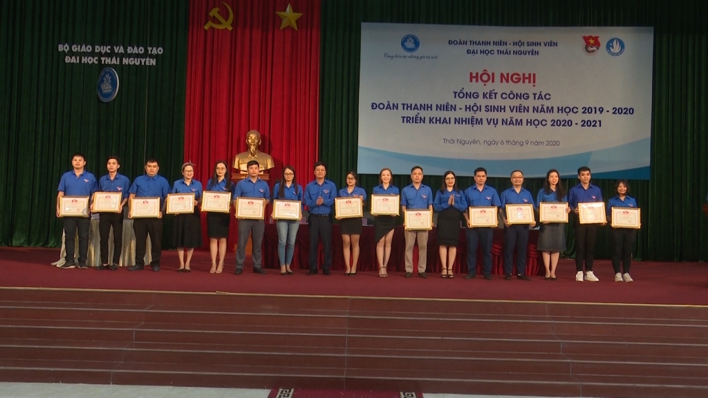 undefined 4823-tong-ket-cong-tac-doan1