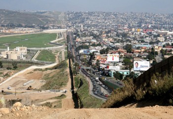 Mexico tuyên bố không trả tiền xây bức tường biên giới với Mỹ