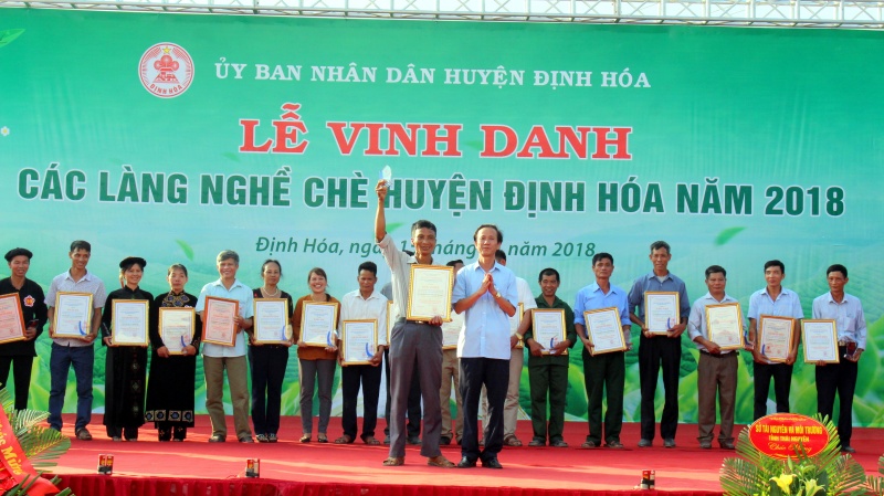 vinh danh cac lang nghe che huyen dinh hoa lan thu nhat