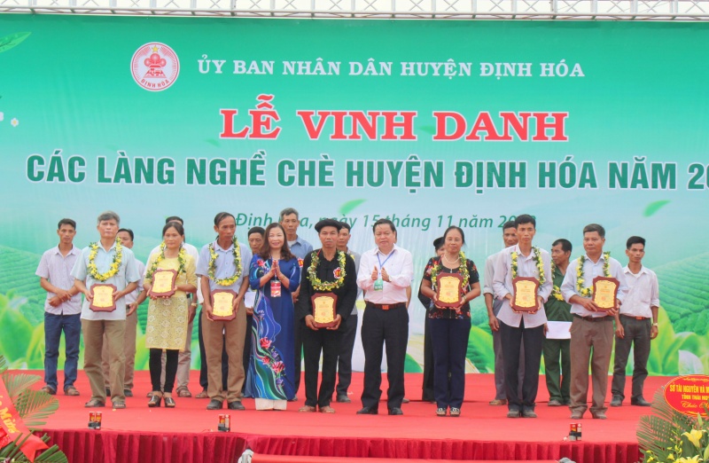 vinh danh cac lang nghe che huyen dinh hoa lan thu nhat