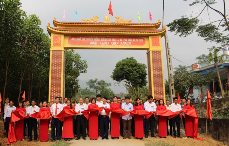 vinh danh cac lang nghe che huyen dinh hoa lan thu nhat