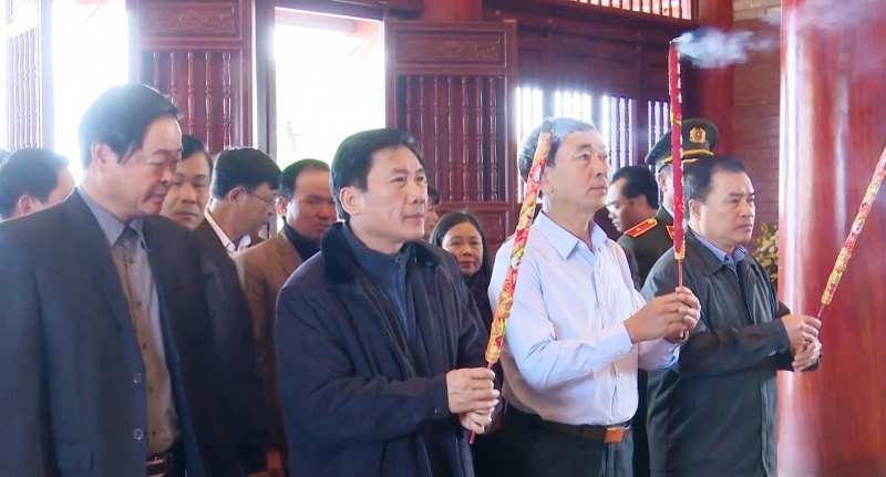 den on dap nghia su tri an xung tam voi cac anh hung dan toc